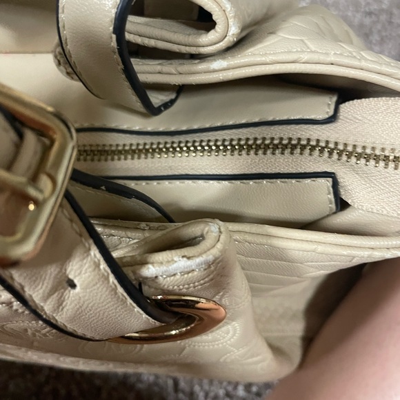 Michael Kors Cream Colored Shoulder Bag - Picture 7 of 9
